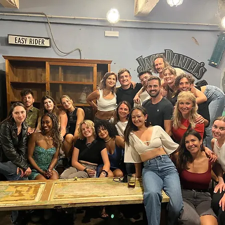 Tamaran House אכסניה *