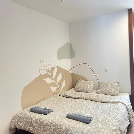 אכסניה Tamaran House *