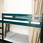 Tamaran House Hostel *