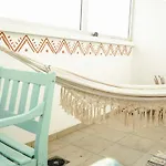 Hostel Tamaran House *