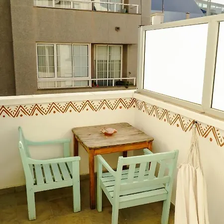 Tamaran House Хостел Лас-Пальмас-де-Гран-Канария